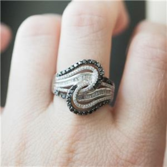 Natural Diamond 2.04ctw Fancy Black & white